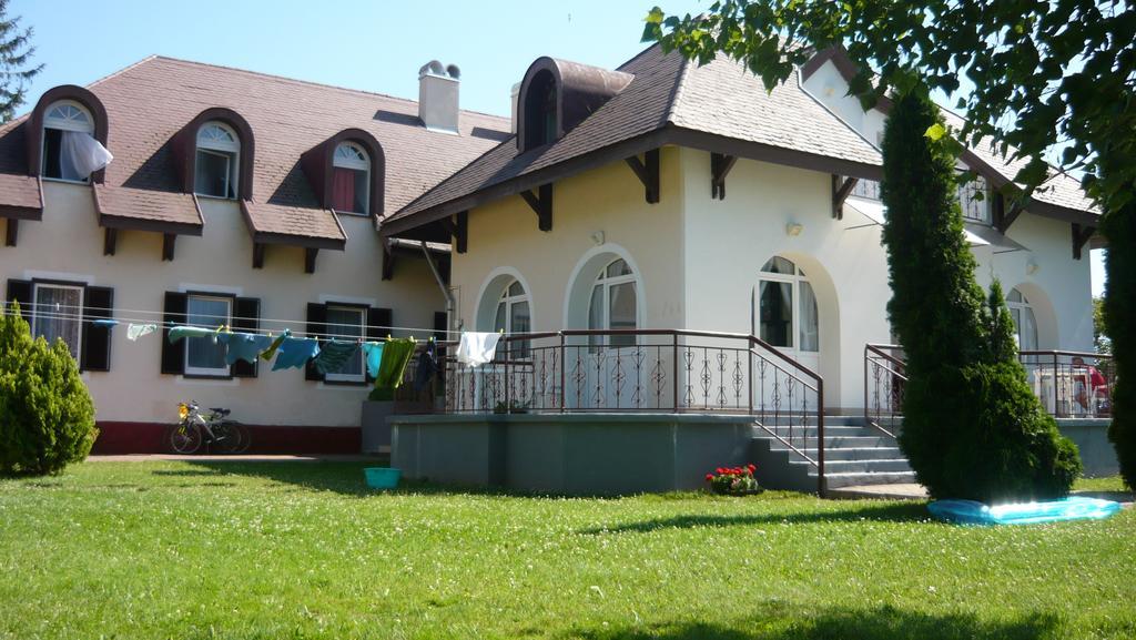 Aranyhid Hotel Балатонбоглар Екстер'єр фото